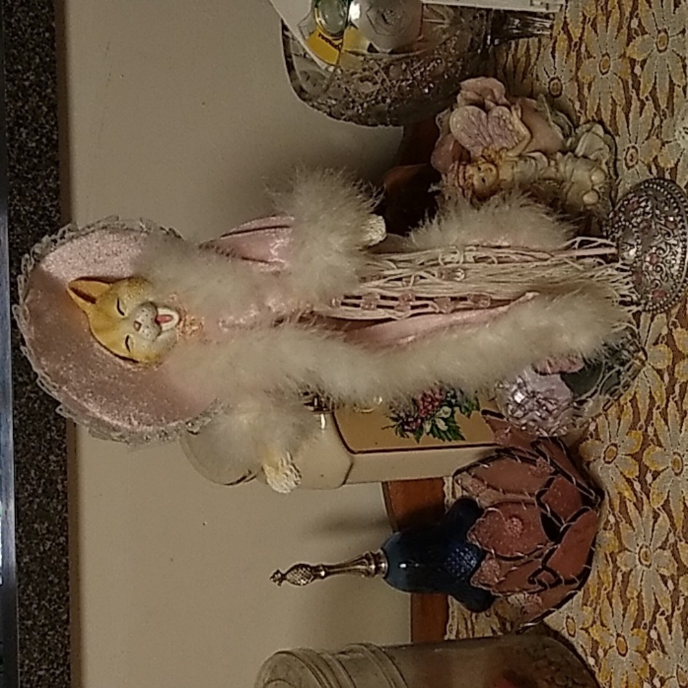 Glamour Kitty String Doll